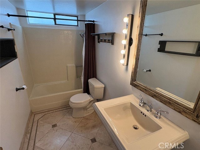 1111 Alabama St - Photo 2 of 8