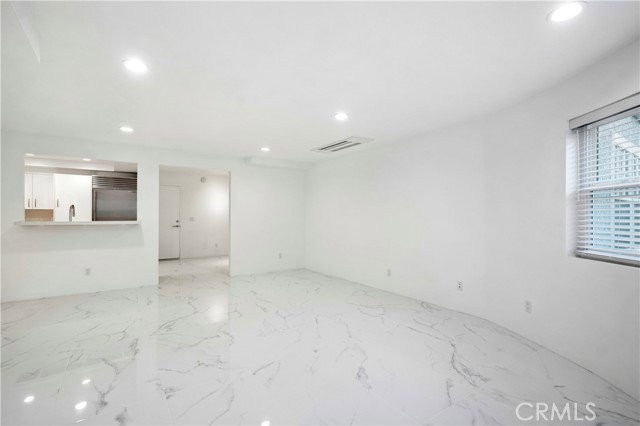 1814 Fullerton Ave #2 - Photo 3 of 8