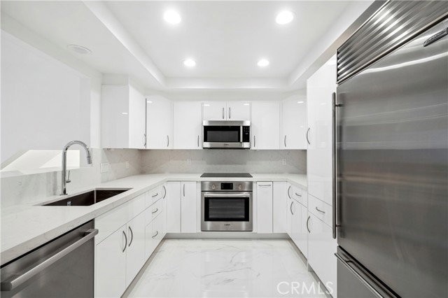 1814 Fullerton Ave #2 - Photo 6 of 8