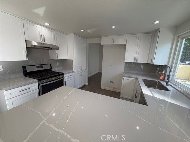 2430 Rainbow Ln - Photo 4 of 8