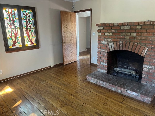22615 Collins St - Photo 2 of 8