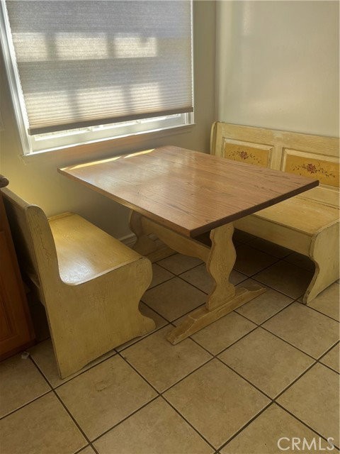 22615 Collins St - Photo 6 of 8