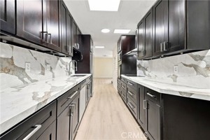 featured image of 5330 Lindley Ave #305