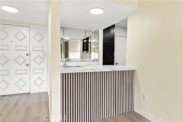 5330 Lindley Ave #305 - Photo 6 of 8