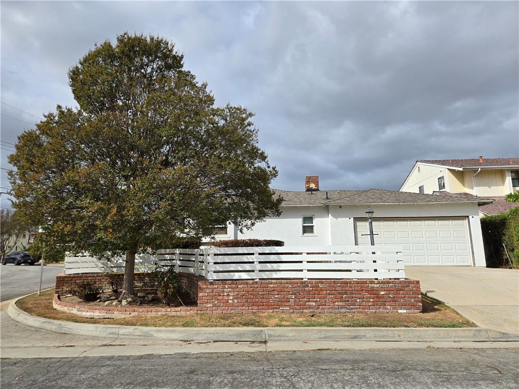 5450 Hilton Ave - Photo 3 of 8