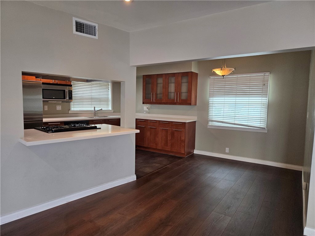 5450 Hilton Ave - Photo 5 of 8