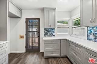 10825 Garfield Ave - Photo 2 of 8