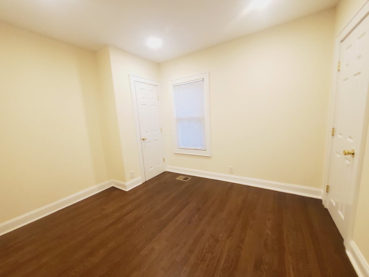 20 Cove Ave #1 - Photo 5 of 7