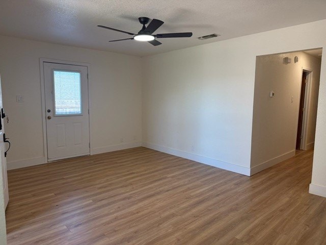 405 Dunaway Ln - Photo 3 of 12