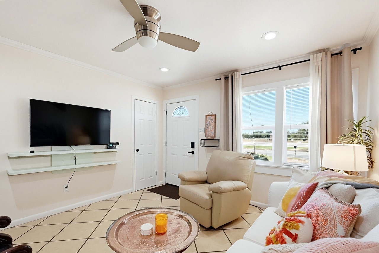 633 Cockerell Dr - Photo 7 of 37