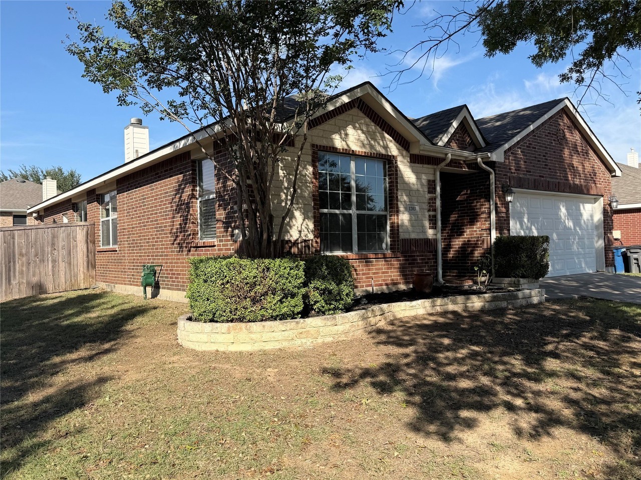 1203 Chestnut Hill Dr - Photo 2 of 19