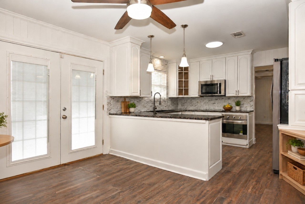 3074 Valwood Pkwy - Photo 6 of 17