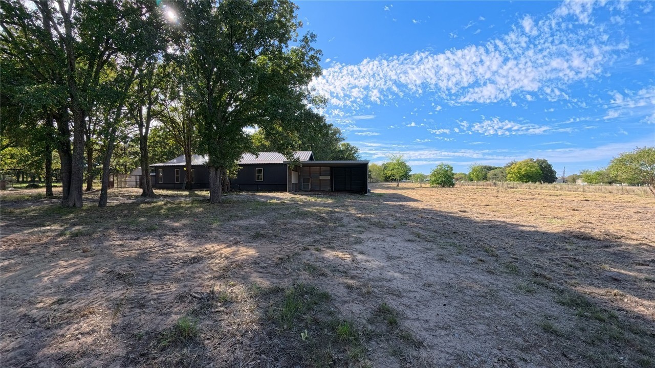 913 Sundance Dr - Photo 2 of 13