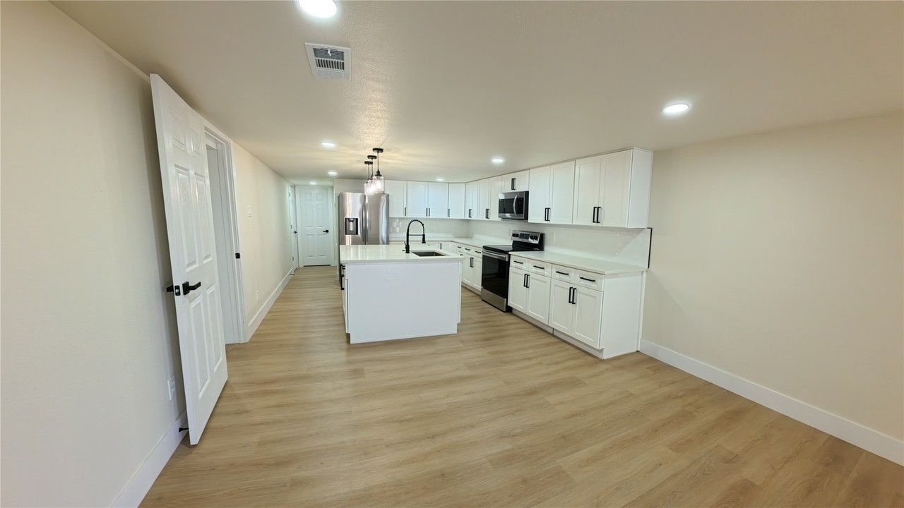913 Sundance Dr - Photo 3 of 13