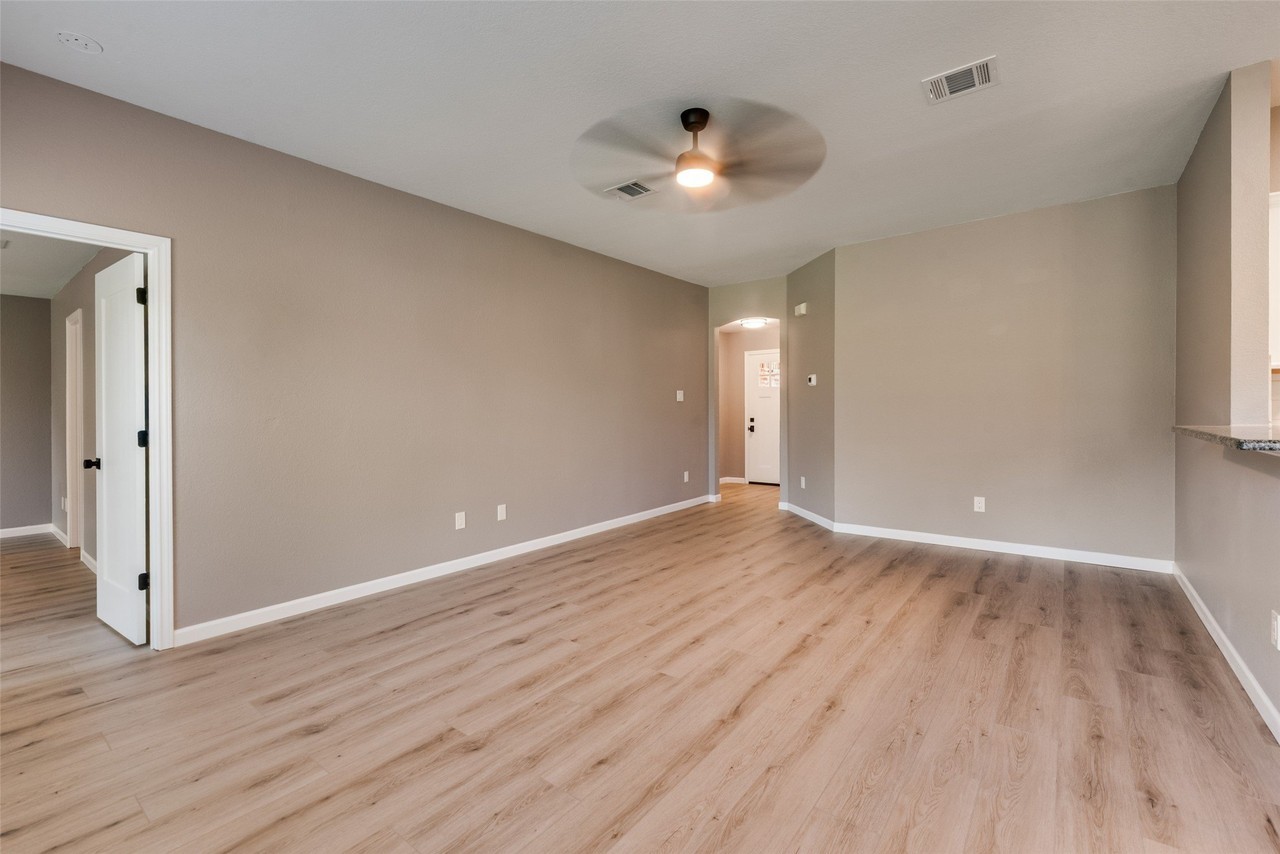 2711 Carten St - Photo 5 of 23