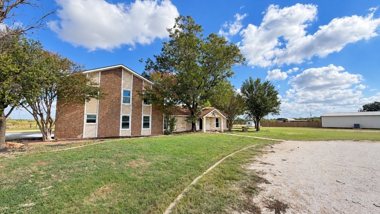 2881 Spinks Rd - Photo 2 of 40