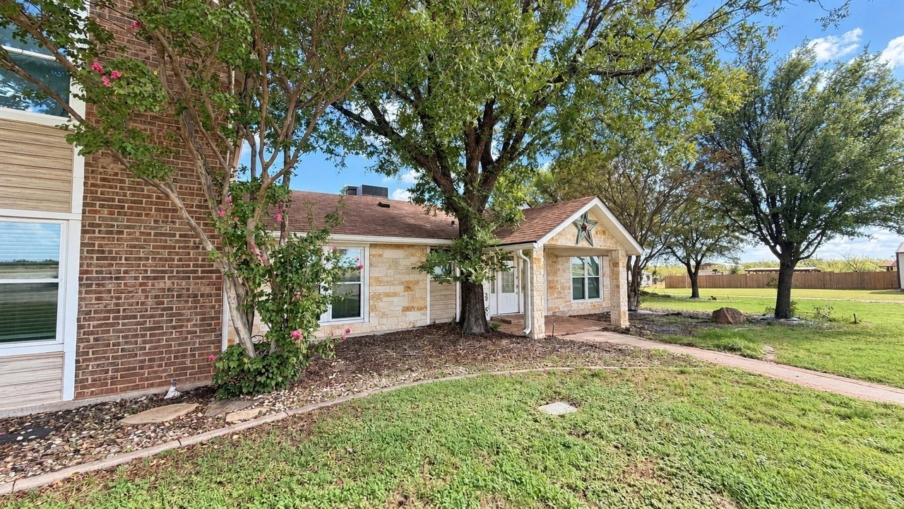 2881 Spinks Rd - Photo 3 of 40