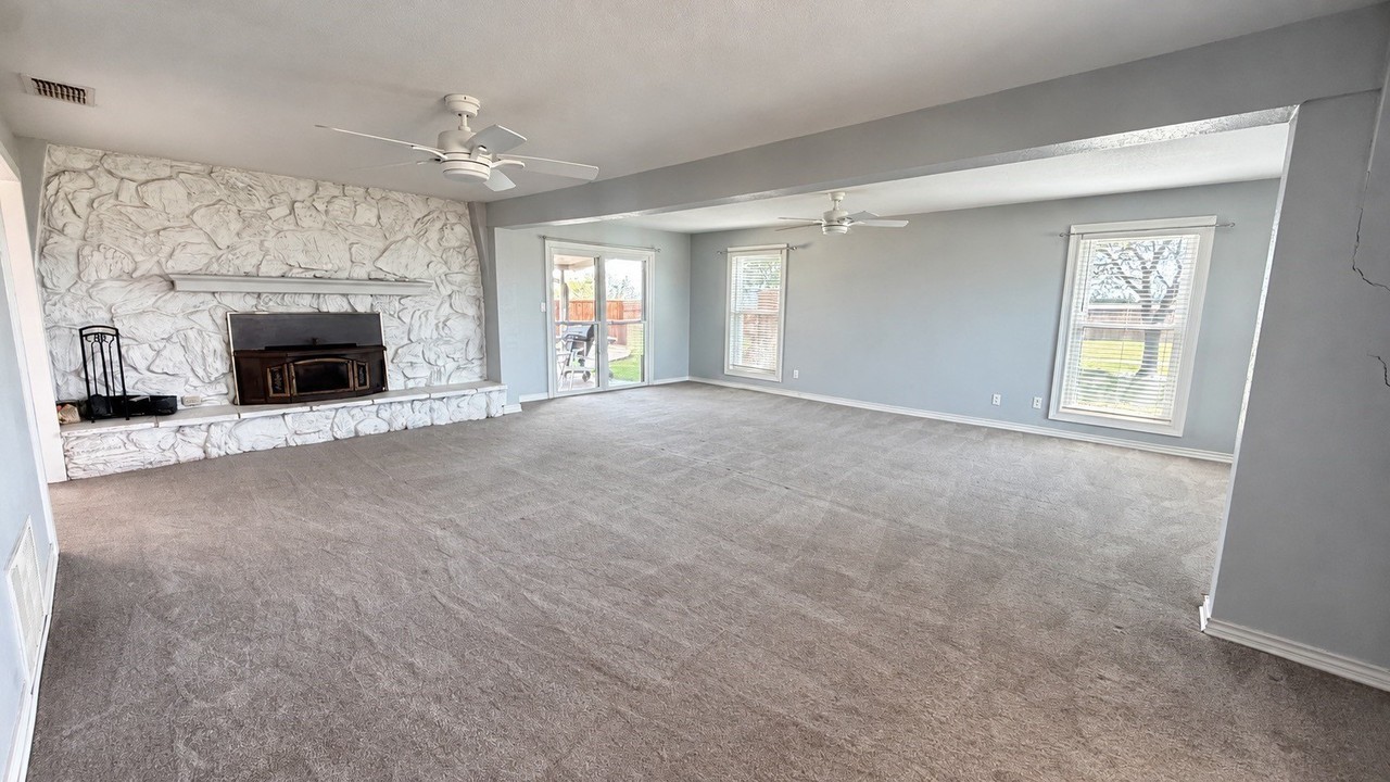 2881 Spinks Rd - Photo 7 of 40