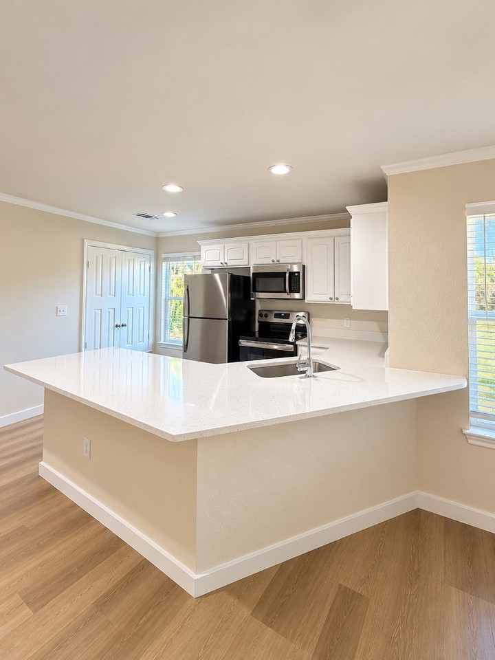 1824 S 12th St #D - Photo 4 of 18