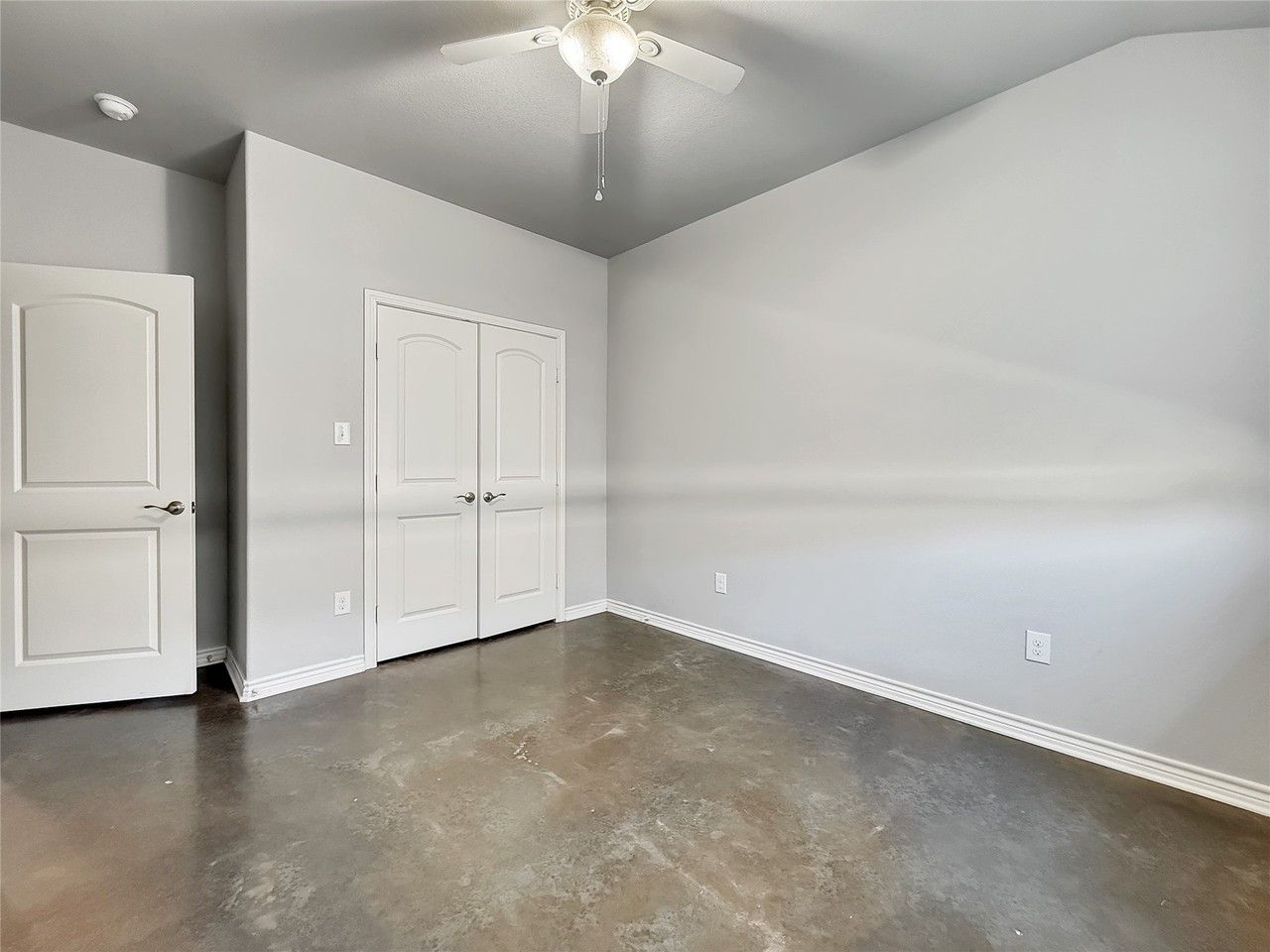 128 Dennis Dr - Photo 6 of 17