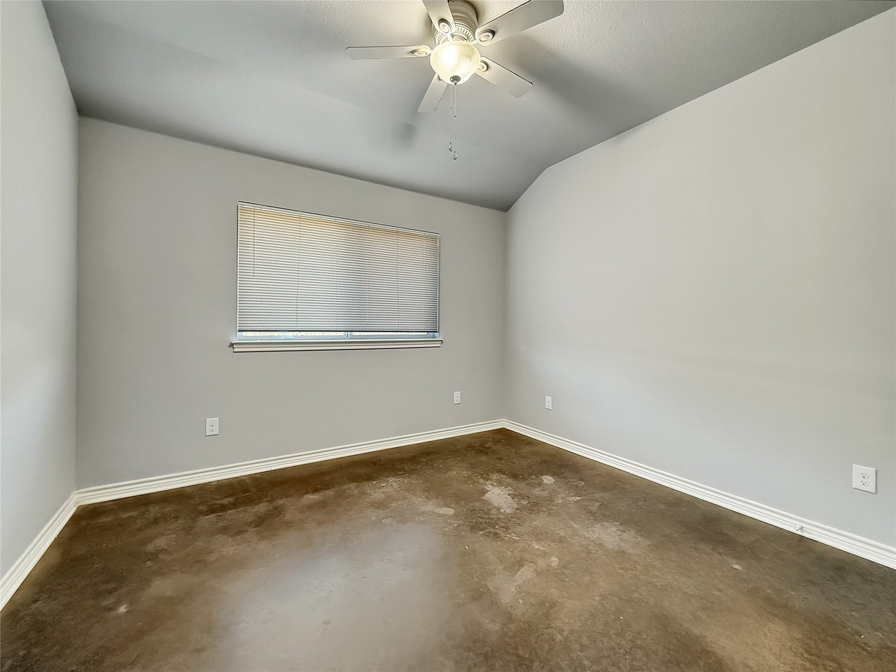 128 Dennis Dr - Photo 7 of 17