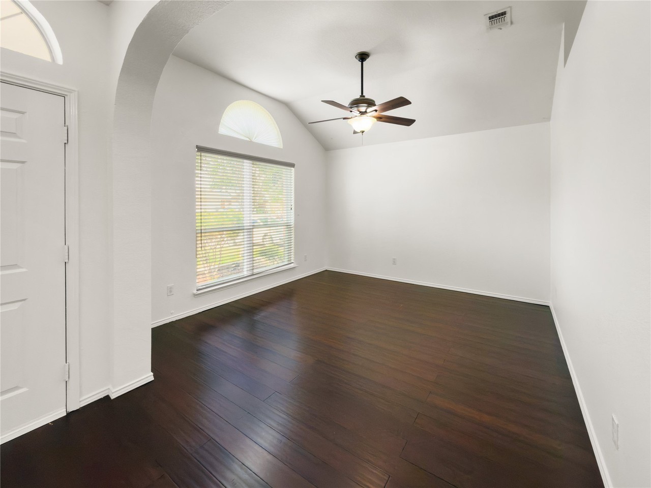 6103 Brandy Wood Trl - Photo 3 of 27
