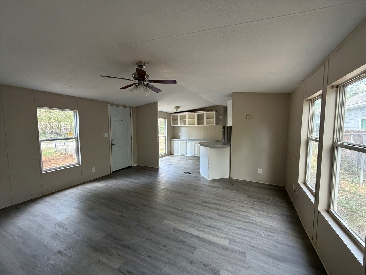 2202 Railroad Blvd - Photo 7 of 13