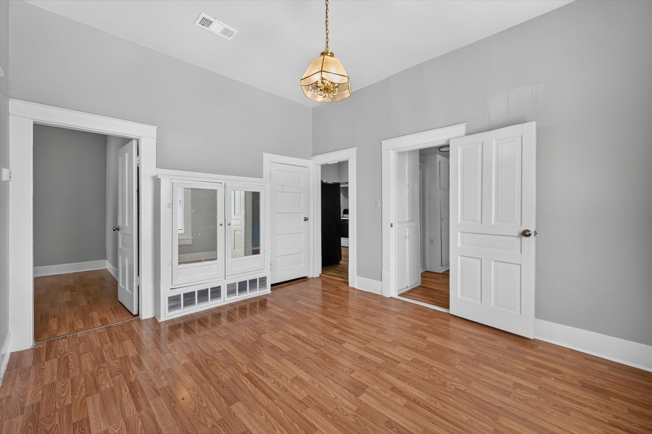 419 N Grand Ave - Photo 5 of 18