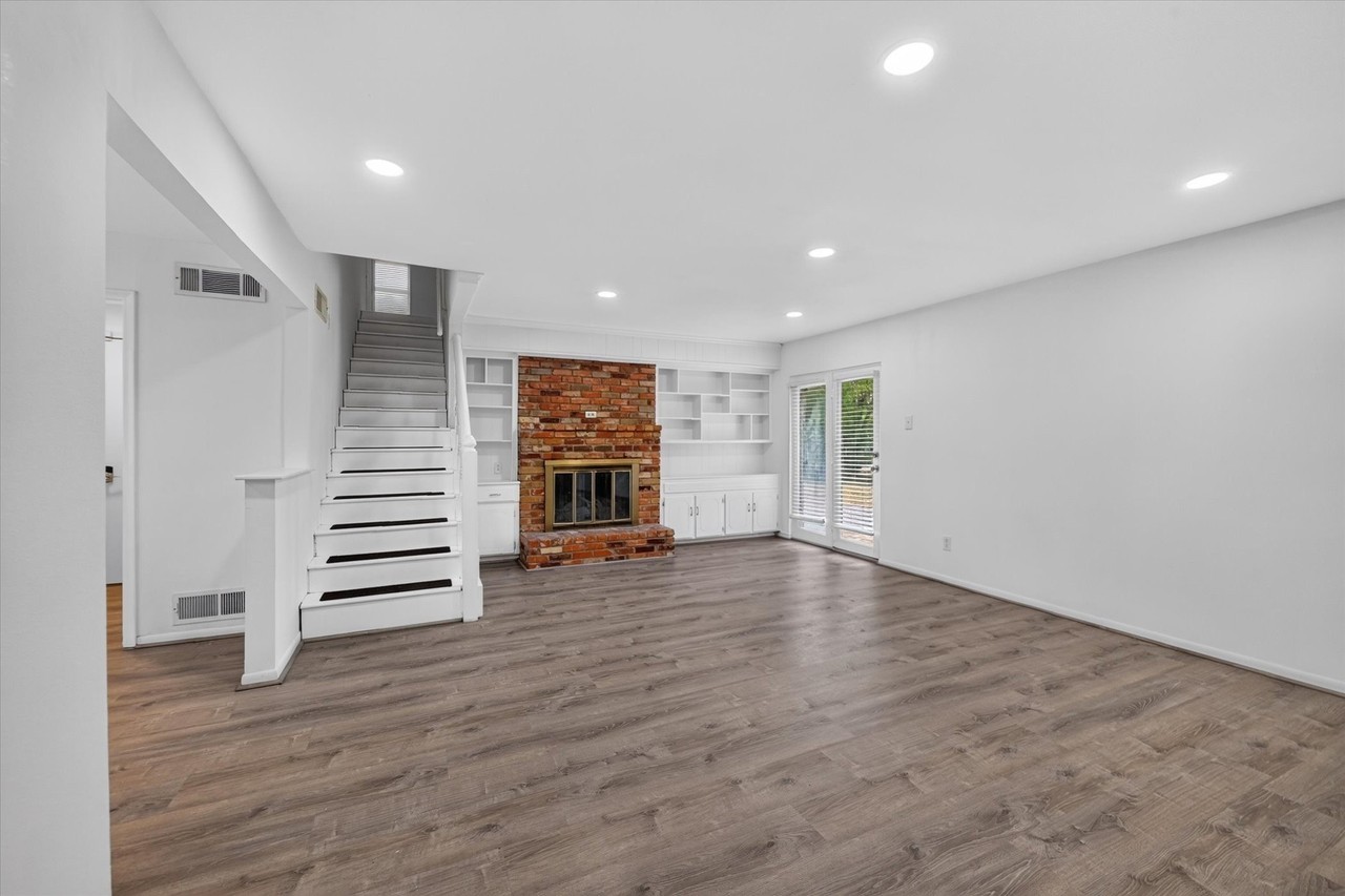 8422 Cadenza Ln - Photo 4 of 22