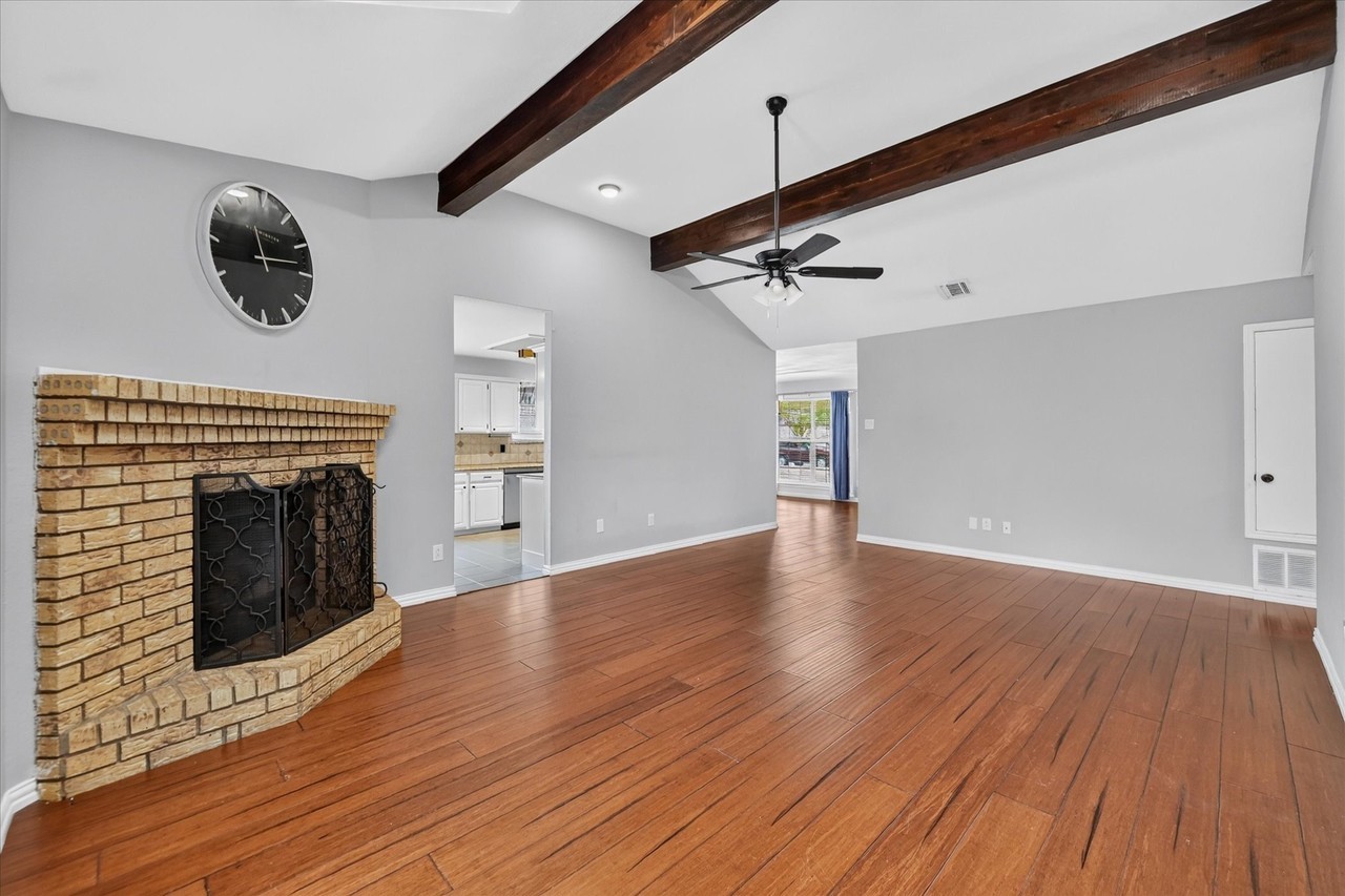 7136 Vinland St - Photo 4 of 19