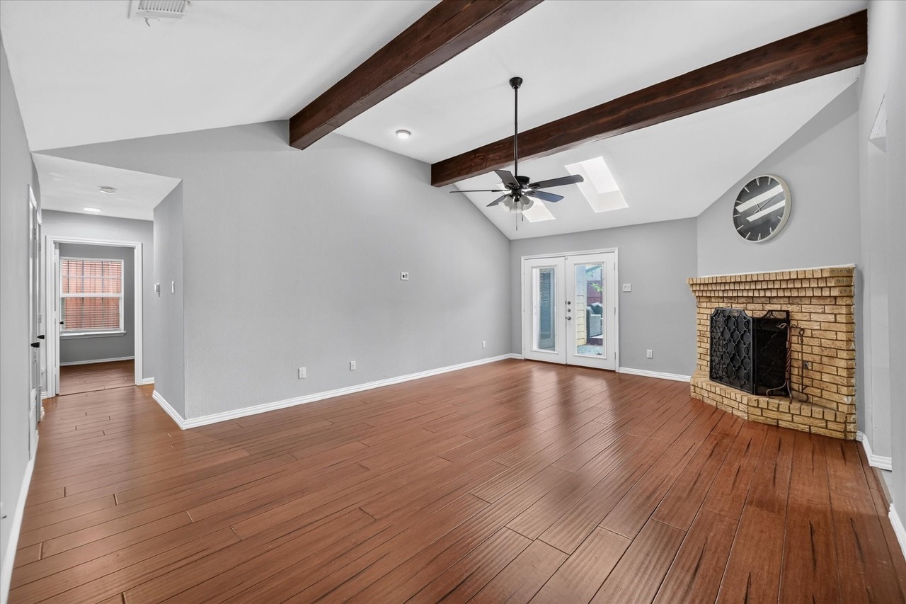 7136 Vinland St - Photo 5 of 19
