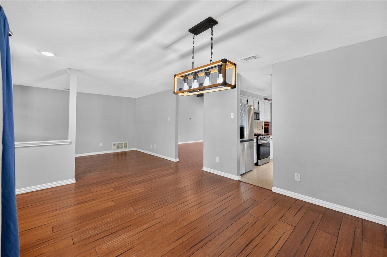 7136 Vinland St - Photo 7 of 19