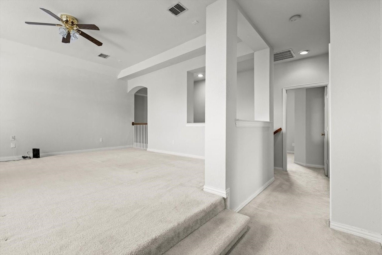 4120 Silverthorne St - Photo 3 of 30