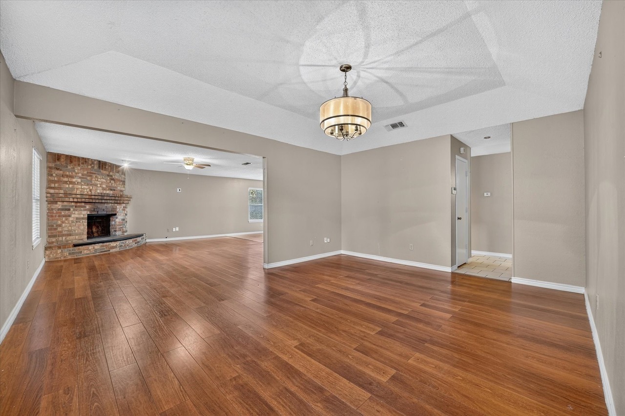 4200 Oakside Ct - Photo 5 of 27