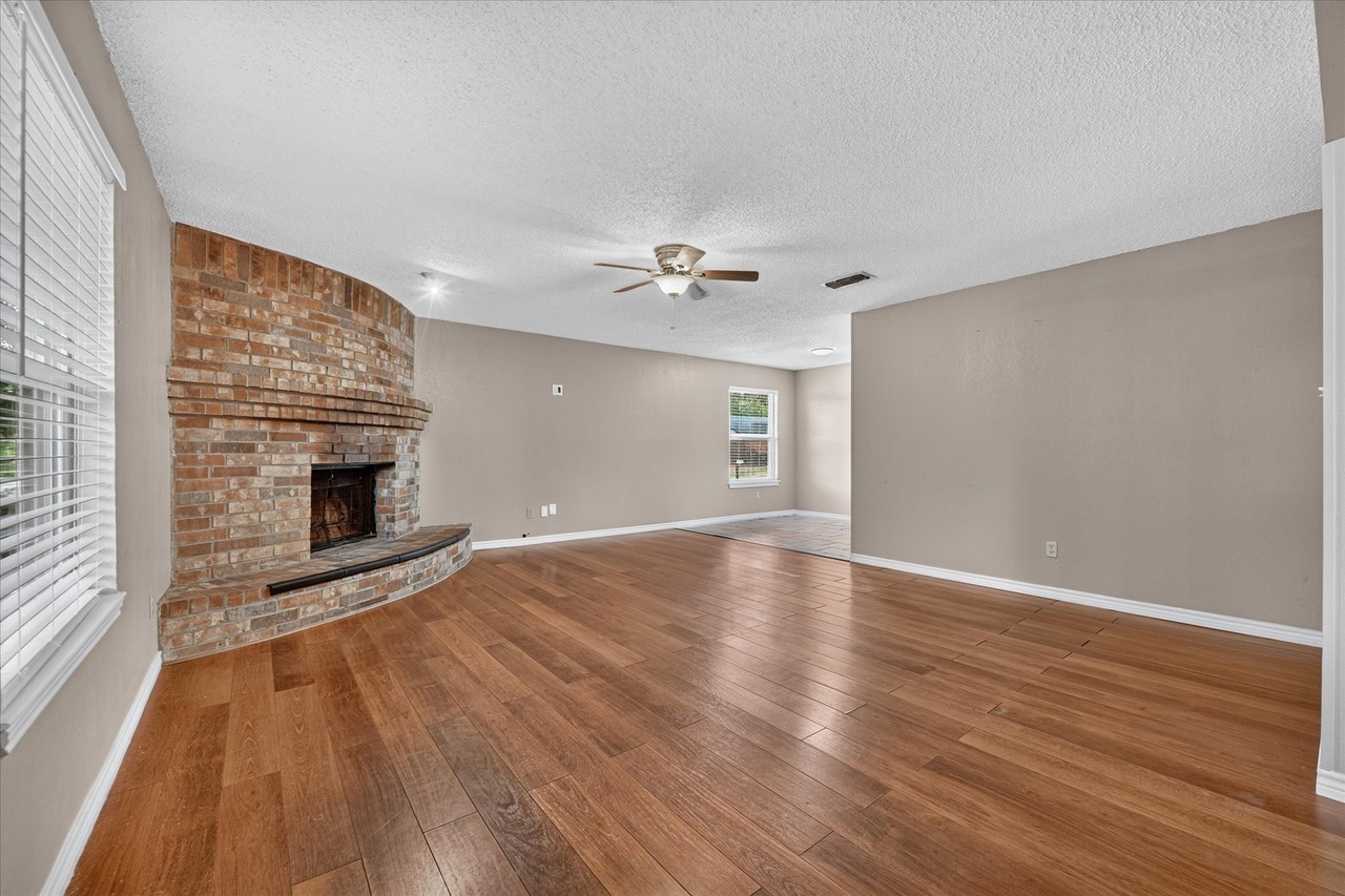 4200 Oakside Ct - Photo 7 of 27