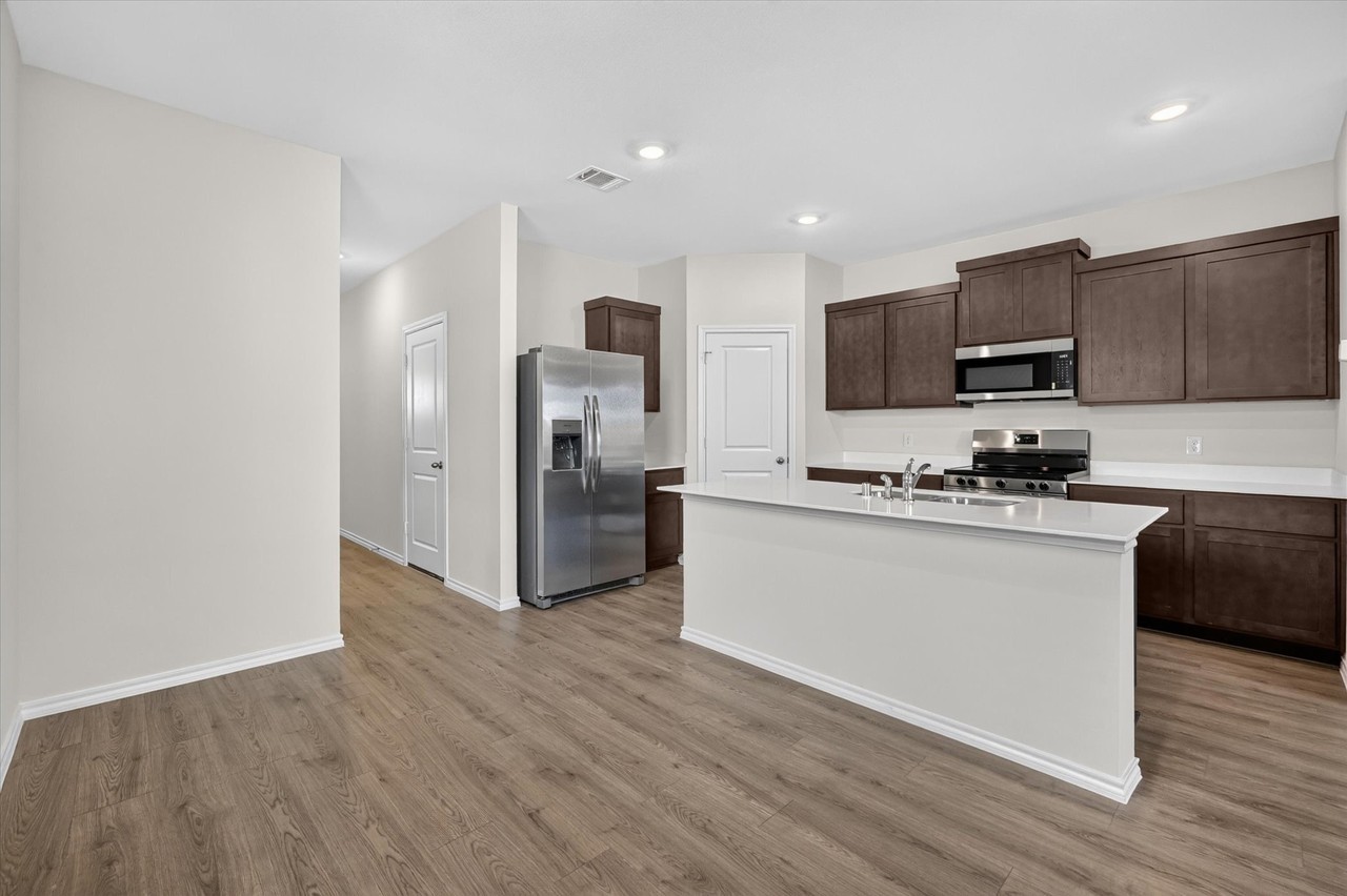 6208 Silver Maple Way - Photo 5 of 29