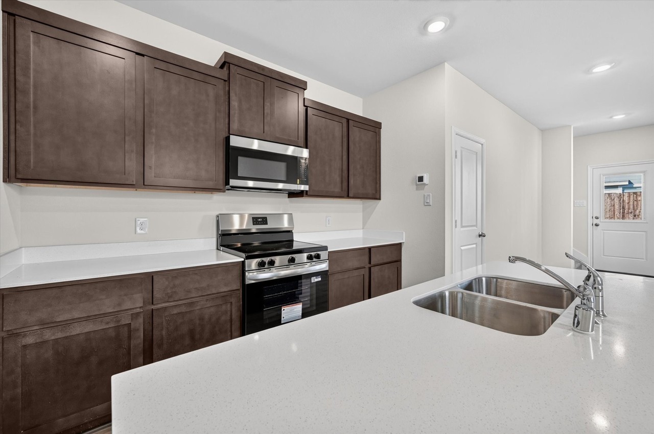 6208 Silver Maple Way - Photo 6 of 29