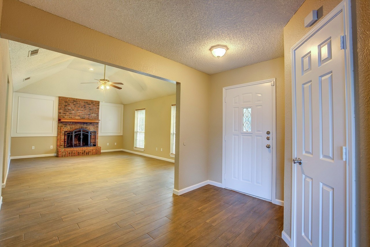 4309 Oldfield Dr - Photo 4 of 36