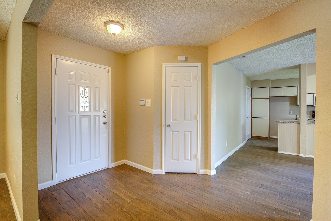 4309 Oldfield Dr - Photo 5 of 36