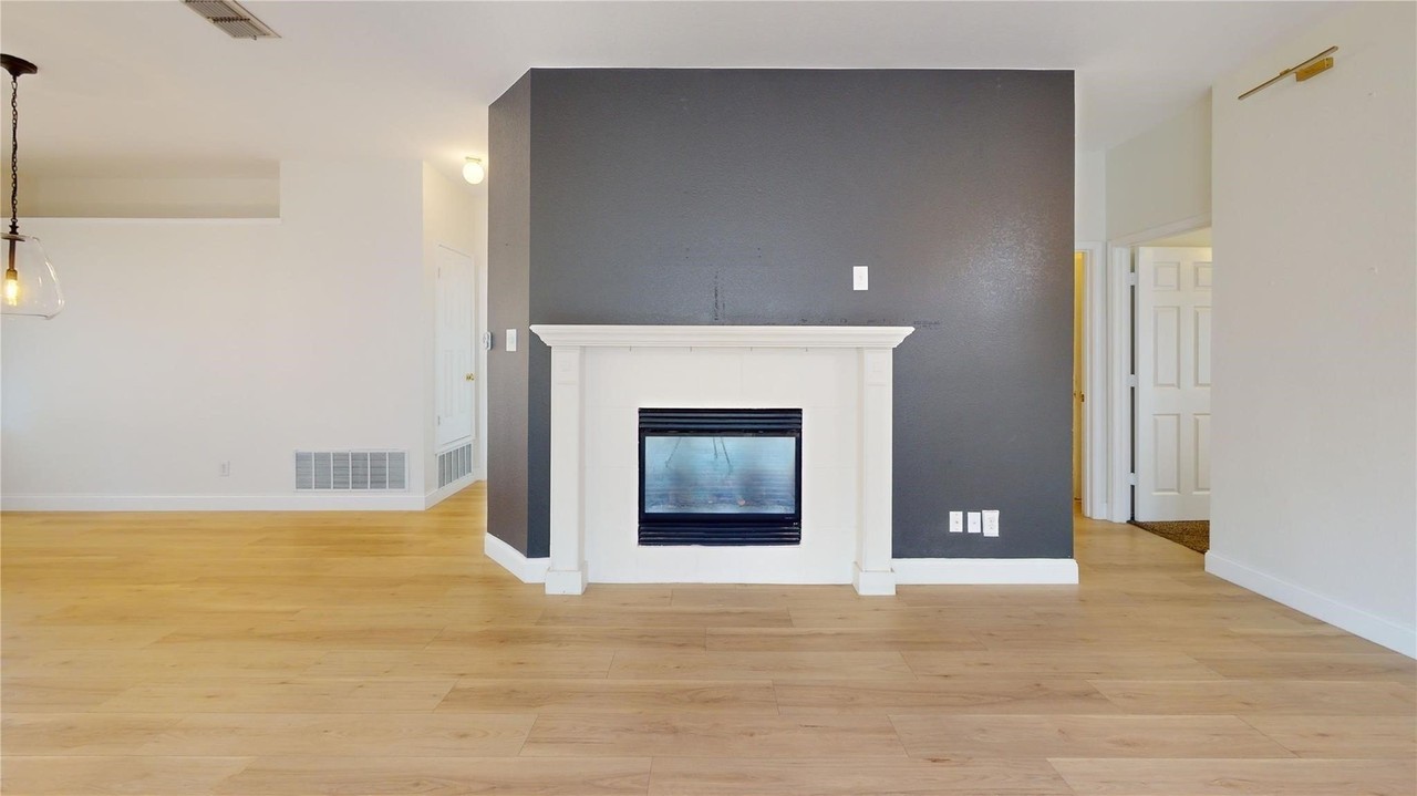 10514 Greenbriar Ln - Photo 5 of 14