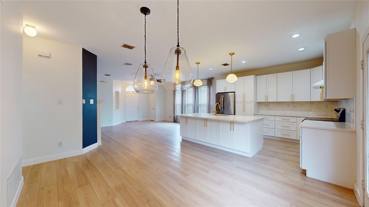 10514 Greenbriar Ln - Photo 7 of 14