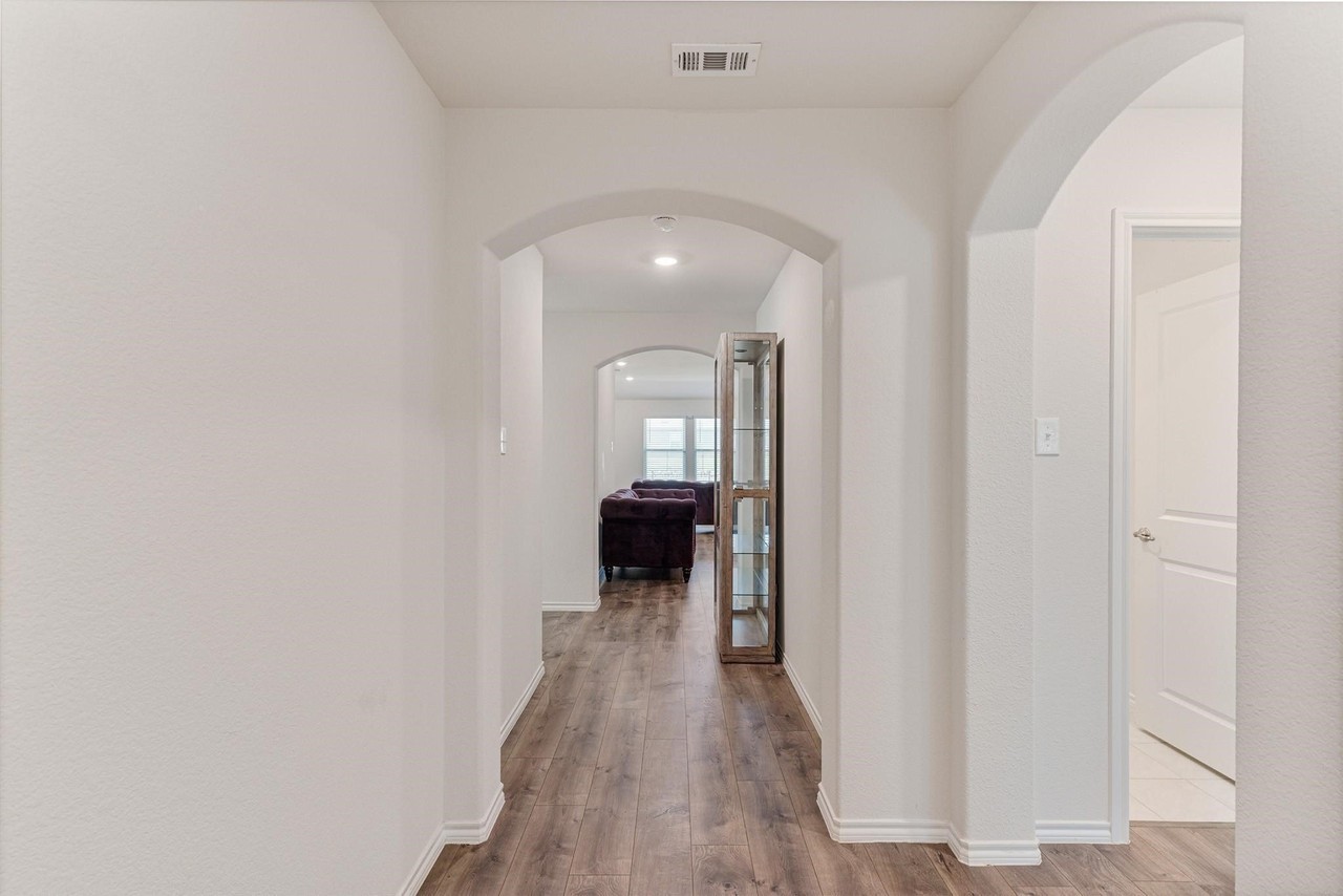 936 English Dr - Photo 4 of 26