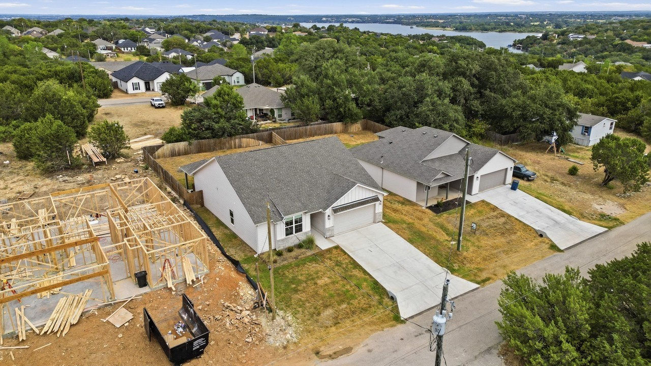 2306 Pedernales Ct - Photo 5 of 40