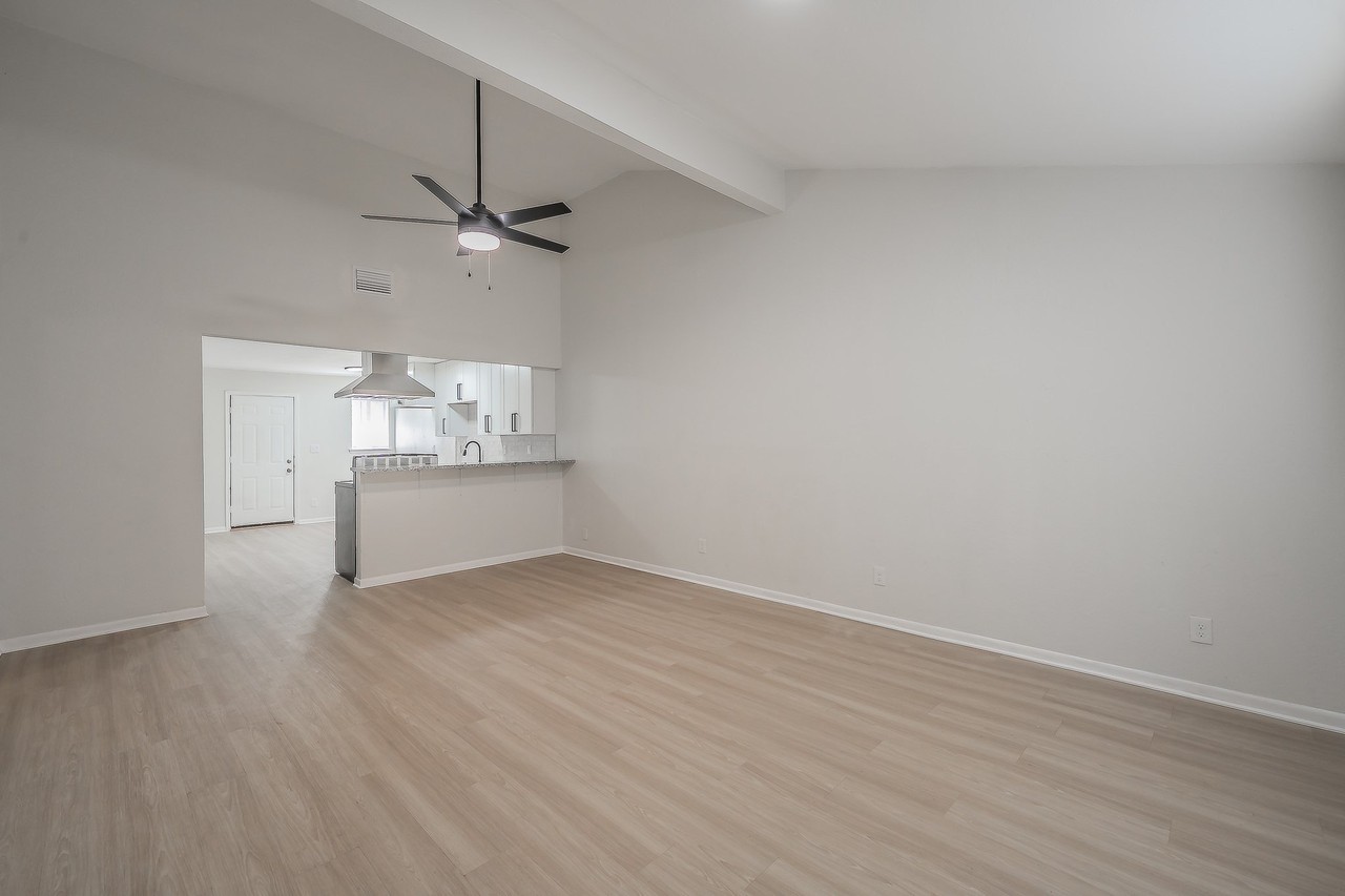 1391 Arvel Cir - Photo 4 of 26