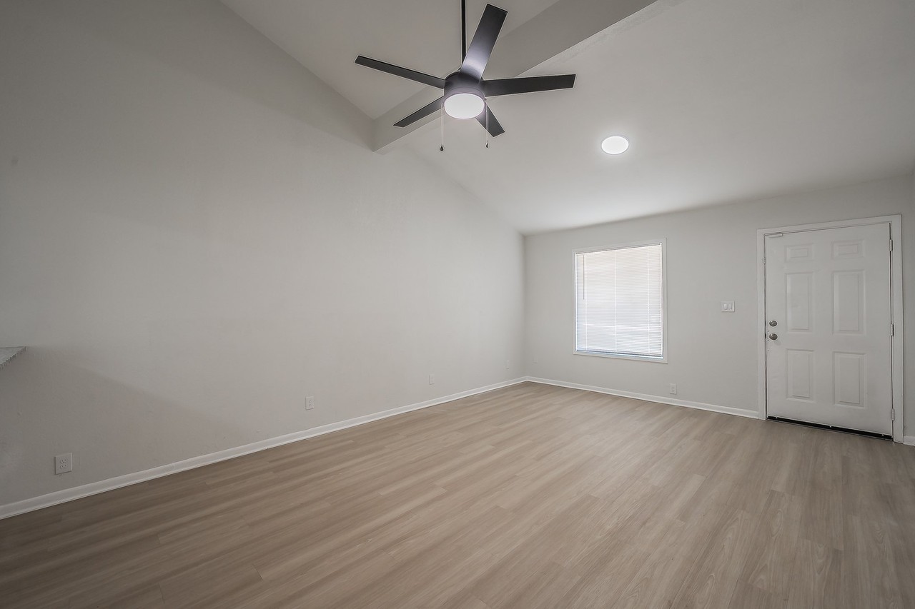 1391 Arvel Cir - Photo 7 of 26