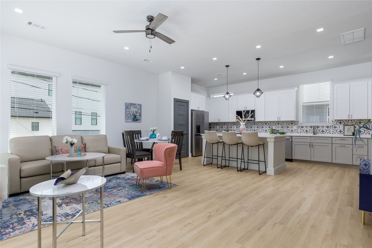 2801 Weisenberger St #103 - Photo 3 of 21