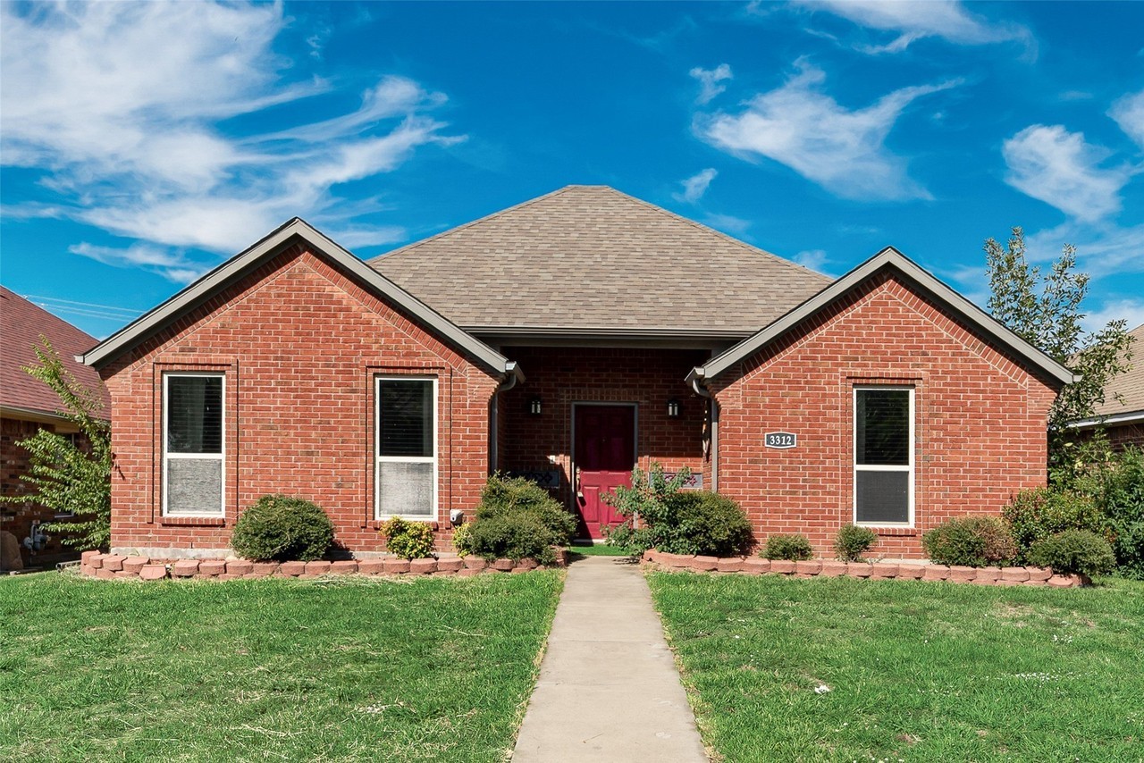 3312 Kari Ln - Photo 4 of 20