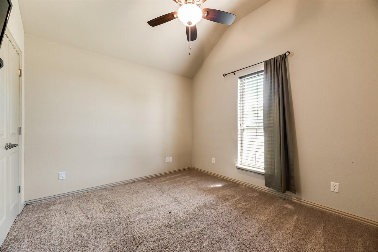 3312 Kari Ln - Photo 7 of 20