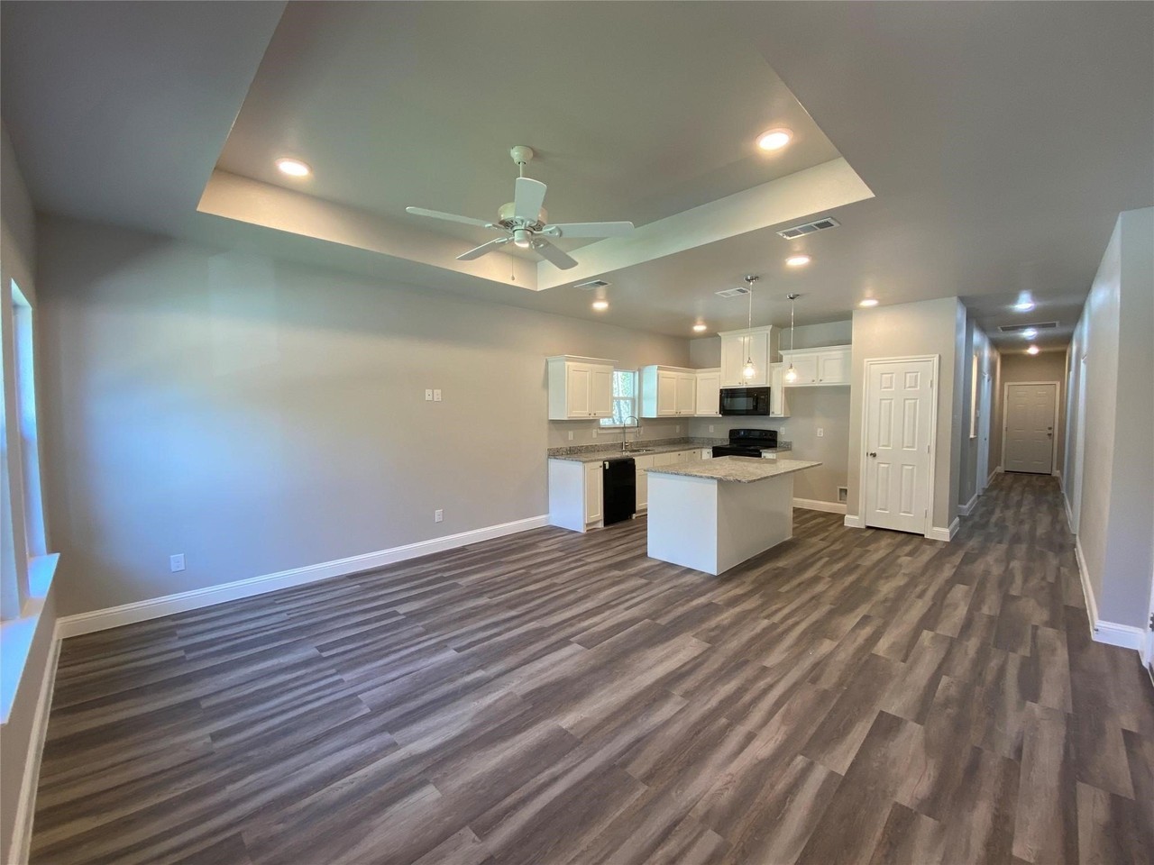 2221 Langford St - Photo 2 of 16