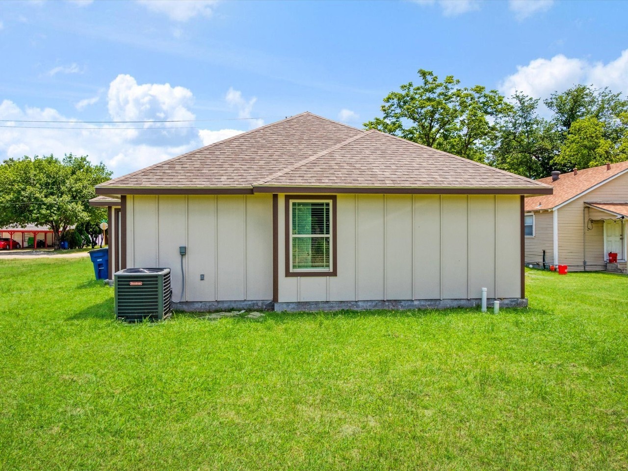 308 Avenue A - Photo 5 of 33
